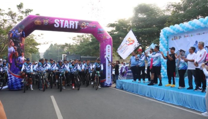 Peringati Hari Bhayangkara Bersama Ribuan Warga Tigaraksa Kumpul di Alun – Alun
