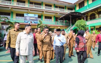 Program Sekolah Gratis Andra Soni Dongkrak Minat Siswa ke Sekolah Swasta