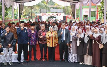Wabup Intan Hadiri Tasyakuran Purnawiyata dan Pentas Seni SD Negeri Peusar