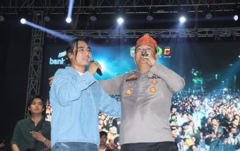 Kapolres Ciamis Duet Bareng Penyanyi Nasional di Festival Harmoni Tanpa Batas Hari Jadi Kabupaten Ciamis ke-384