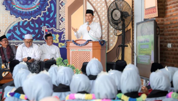 Hadiri Wisuda Santri Ponpes Al Khanza, Wagub Dimyati Tekankan Pentingnya Ilmu dan Akhlak