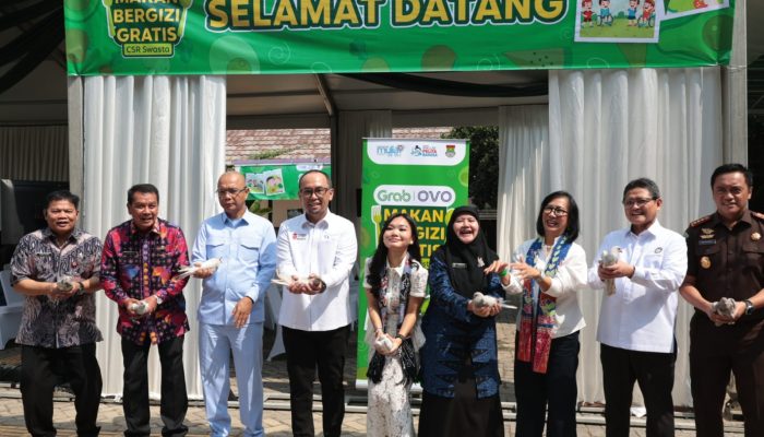 Bupati Dampingi Jamintel Kejagung dan Kepala PPATK Tinjau Pelaksanaan Program MBG Berbasis CSR