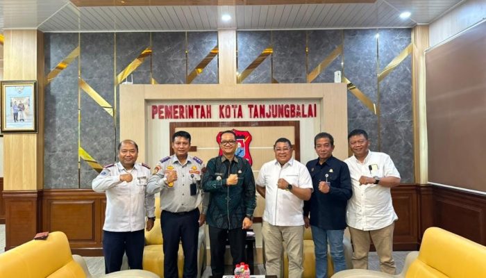 Pemko Tanjungbalai Terima Bantuan 25 Lampu PJU Tenaga Surya dari Kemenhub RI