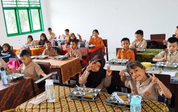 SPPG Kota Tengah Sergai Terapkan Standar Gizi BGN, Menu MBG Bergizi Tinggi Dukung Tumbuh Kembang Anak