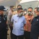 Tinjau Kebakaran TPA Jatiwaringin, Andra Soni Pastikan Proses Pemadaman Terus Berlangsung