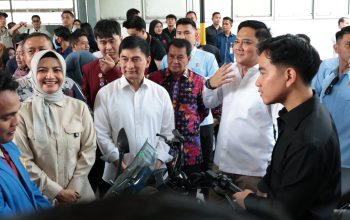 Bupati Tangerang Bersama Wagup Banten Dampingi Wapres Gibran Tinjau Industri Motor Listrik