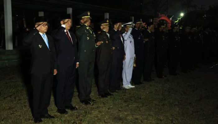 Gubernur Banten Ikuti Apel Kehormatan dan Renungan Suci di TMP Kota Serang