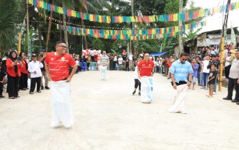 Meriahkan HUT ke-81 RI di Banten, Warga dan Gubernur Andra Soni Balap Karung