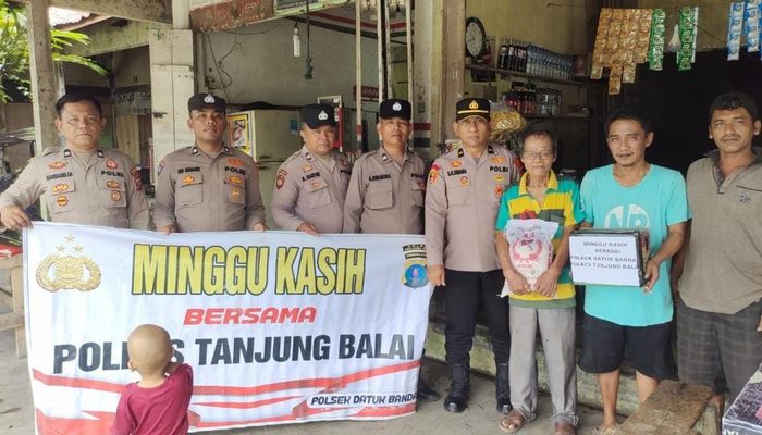 Wujud Kepedulian, Polres Tanjung Balai Bagikan Sembako dan Tali Asih untuk Warga