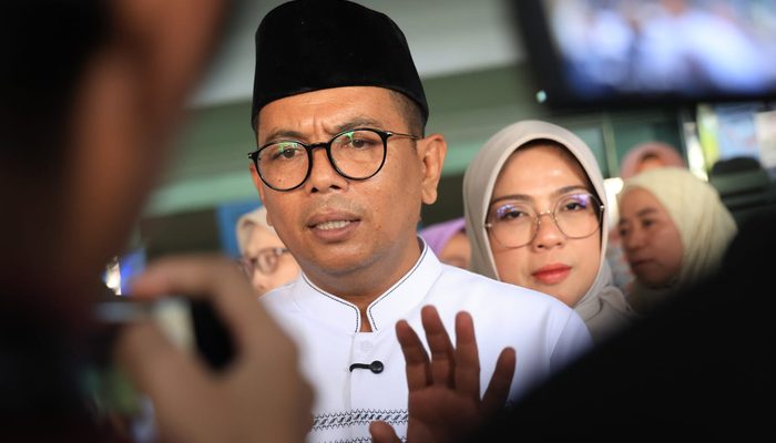 Abu Vulkanik Anak Krakatau Mengarah ke Banten, Gubernur Andra Soni Minta Warga Waspada dan Pakai Masker