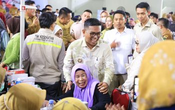 Gubernur Andra Soni Ingin Masyarakat Peduli Kesehatan melalui Program Cek Kesehatan Gratis