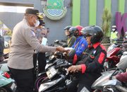Kapolresta Tangerang Langsung Action Bagikan Masker