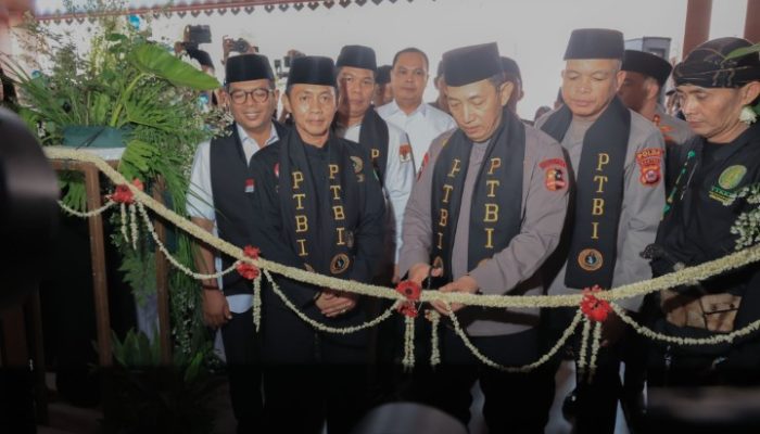 Kapolri Listyo Sigit Prabowo Resmikan Balai Latihan Silat PTBI untuk Jaga Warisan Tjimande
