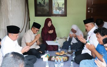 Kunjungi Keluarga Jurnalis yang Hilang di Selat Sunda, Gubernur Banten Kenang Momen Kebersamaan di Posko Pemantauan