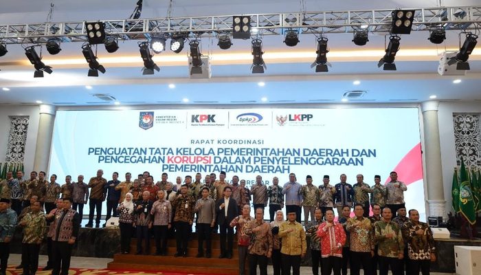 Wali Kota Tanjungbalai Tandatangani Komitmen BersamaRakor Penguatan Tata Kelola Pemerintahan Daerah