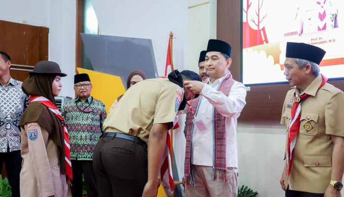 Lepas Kontingen Pramuka Santri, Wagub Dimyati Minta Bangun Jejaring Nusantara