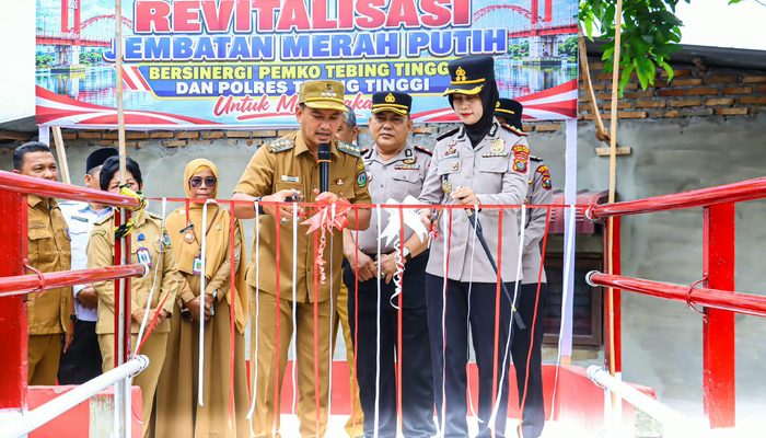 Wali Kota Tebing Tinggi Resmikan Jembatan Merah Putih
