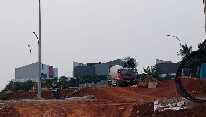 Bandel, Proyek Pool Taksi Listrik Green SM di Ciater Masih Beraktivitas Meski Telah Disegel