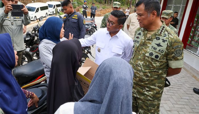 Gubernur Andra Soni dampingi Wakil Panglima TNI Tutup Karya Bakti di Pandeglang