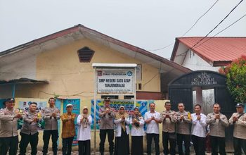 Wakil Wali Kota Tanjungbalai Bertemu dan Serahkan Bantuan kepada Warga Korban Kebakaran
