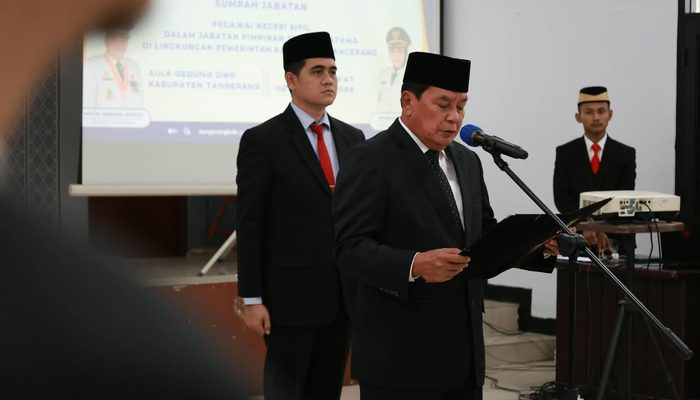 Tegas, Bupati Tangerang Copot Kasatpol PP