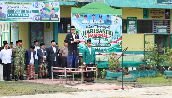 Wakil Wali Kota Tanjungbalai Inspektur Upacara Peringatan Hari Santri di Pesantren Alwashliyah