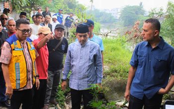 Wali Kota Tebing Tinggi Dampingi Anggota DPR RI Tinjau Tanggul Sungai Padang