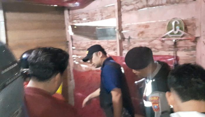 Kasat Narkoba Polres Batu Bara Pimpin Langsung Penggerebekan Diduga Sarang Narkoba di Tanjung Tiram,